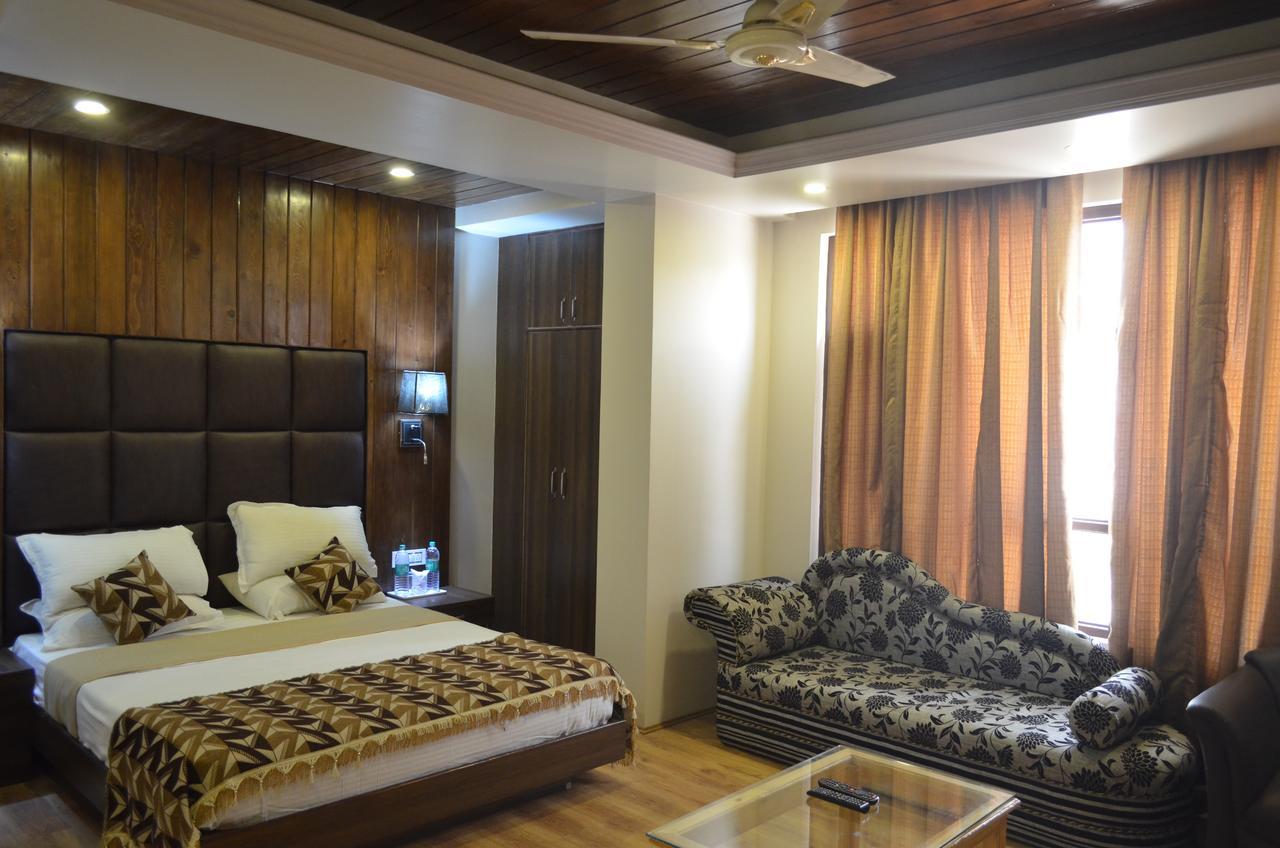 Hotel The Valley View Kashmir Srīnagar Exteriör bild